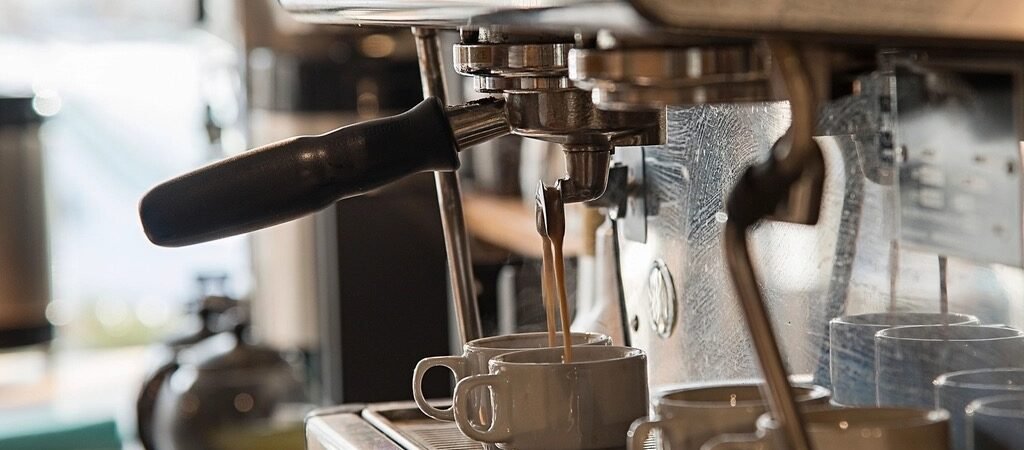 Caffè napoletano: storia, rituali e come si ordina al bar